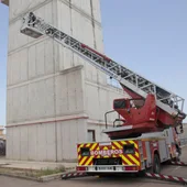 El Ayuntamiento de Badajoz destina un millón de euros a una nueva autoescala para el Servicio de Bomberos El Ayuntamiento de Badajoz destina un millón de euros a una nueva autoescala para el Servicio de Bomberos
