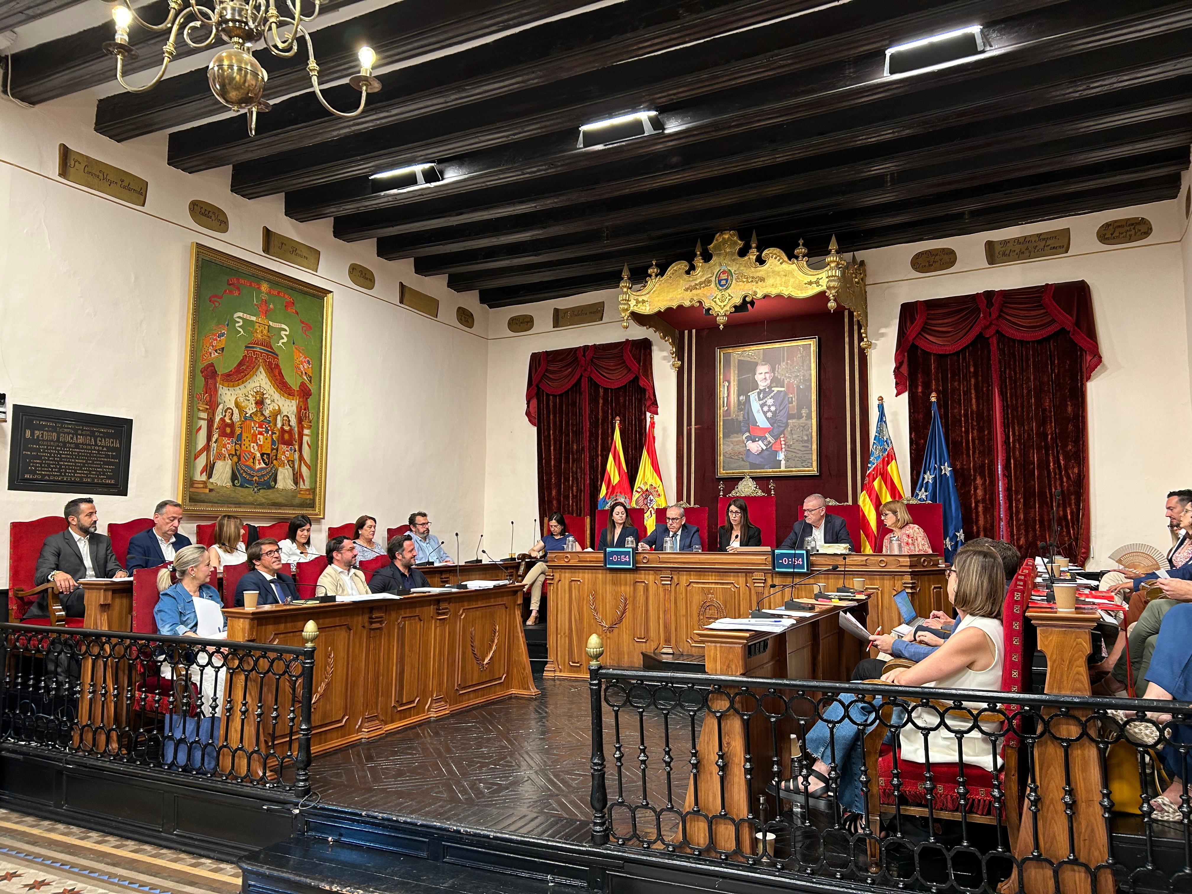 PP y Vox de Elche aprueban el plan económico-financiero negando que conlleve “recortes” como dicen PSOE y Compromís PP y Vox de Elche aprueban el plan económico-financiero negando que conlleve “recortes” como dicen PSOE y Compromís