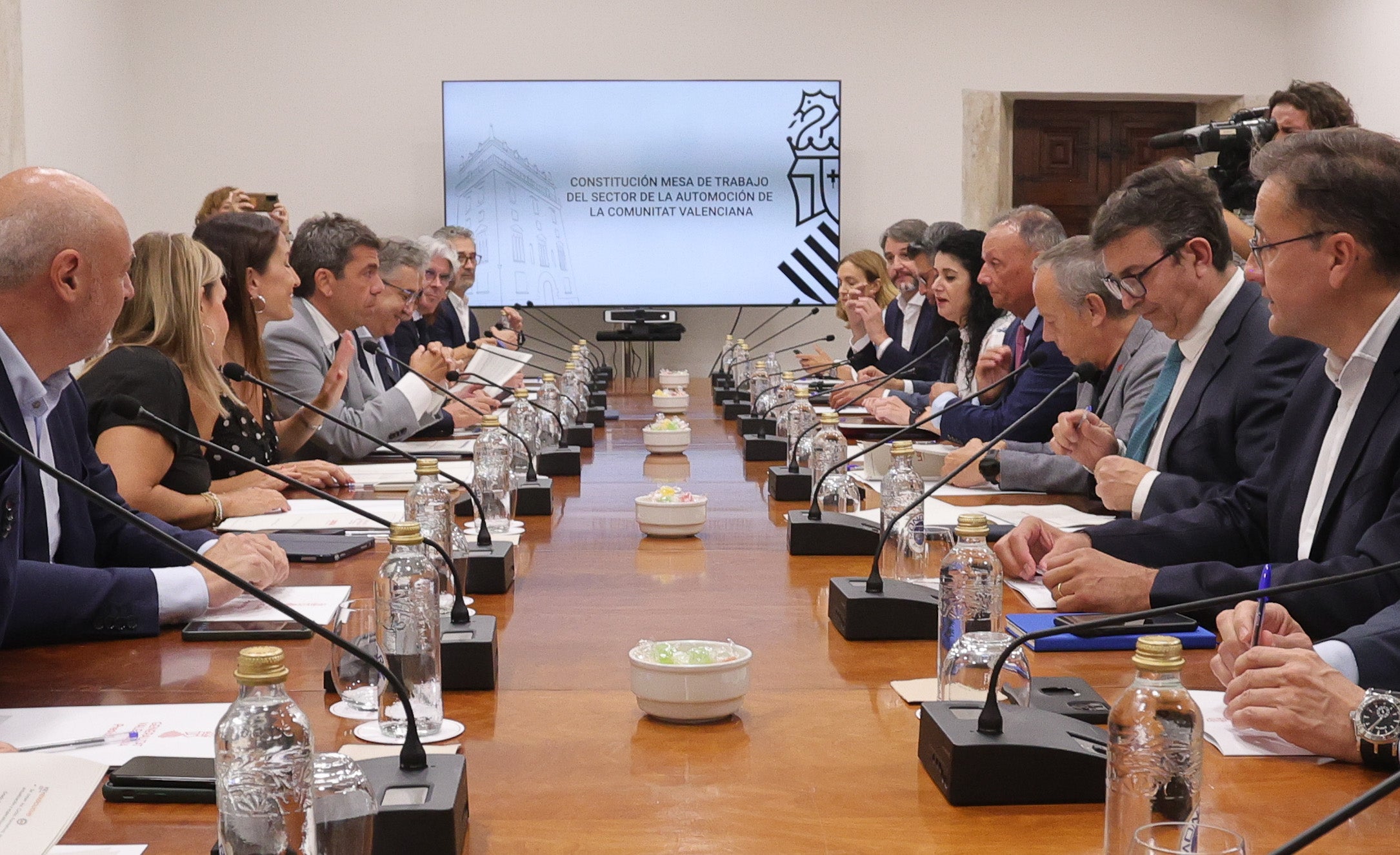 "Compromiso" de administraciones y agentes para llevar a Ford Almussafes a 2027 "Compromiso" de administraciones y agentes para llevar a Ford Almussafes a 2027