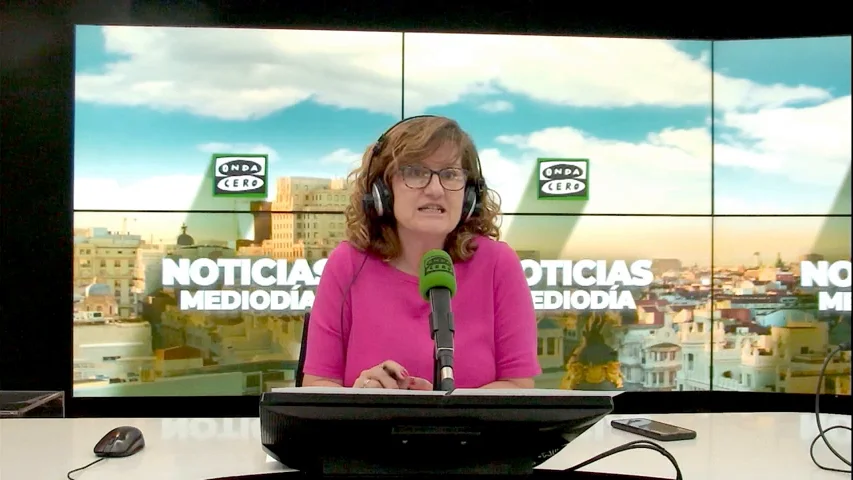 Elena Gijón: "Es ingenuo pensar que este es el inicio del diálogo entre los dos partidos mayoritarios" Elena Gijón: "Es ingenuo pensar que este es el inicio del diálogo entre los dos partidos mayoritarios"