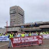 El sindicato CIG se concentra en la Plaza do Rei en defensa de la automoción