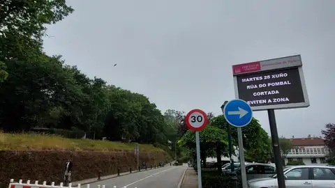 Vecnos de la rúa do Pombal reclaman que la ejecución de las obras se realice "por tramos o fases" porque "será inviable aquí la vida ocho meses" Vecnos de la rúa do Pombal reclaman que la ejecución de las obras se realice "por tramos o fases" porque "será inviable aquí la vida ocho meses"