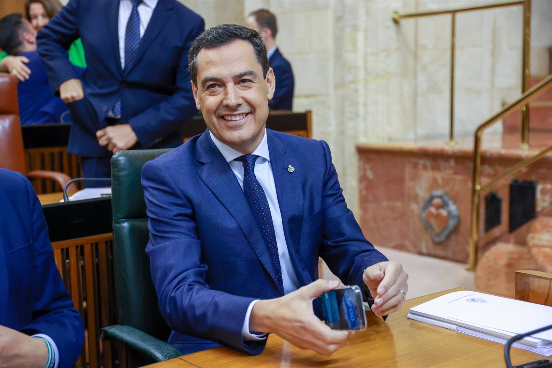 Juanma Moreno anuncia un centro andaluz de Inteligencia Artificial en Granada para "desagraviarla tras el varapalo de la Aesia" Juanma Moreno anuncia un centro andaluz de Inteligencia Artificial en Granada para "desagraviarla tras el varapalo de la Aesia"