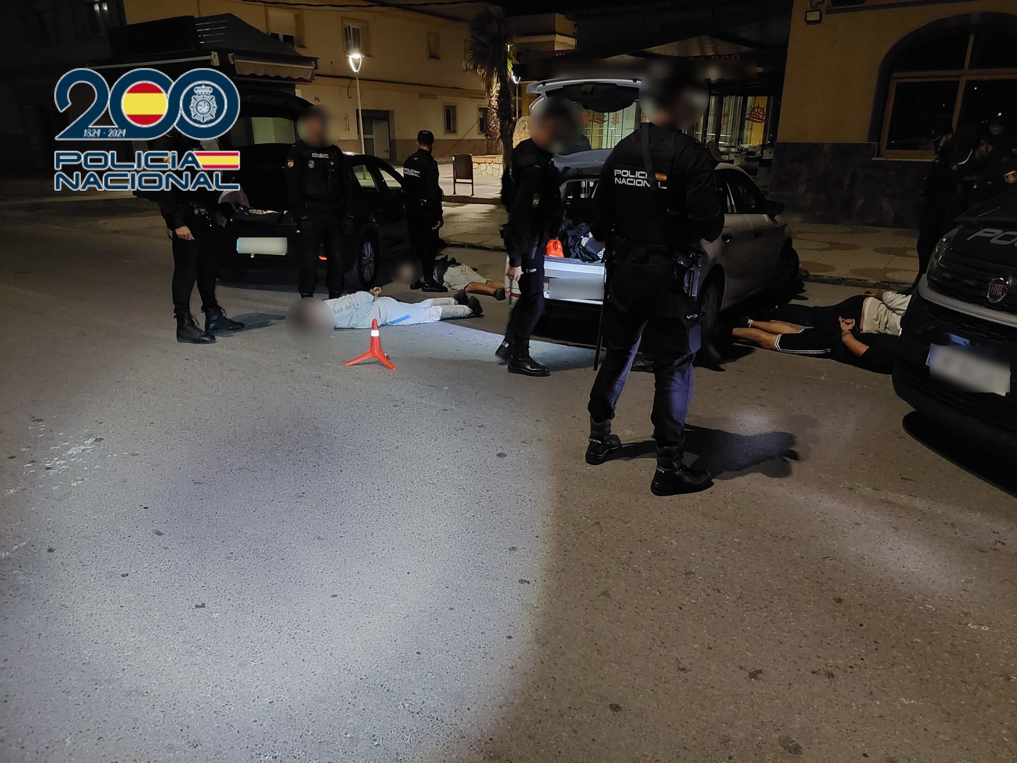Detenidos cinco hombres transportando 42 kilos de hachís a Elche desde la Línea de la Concepción Detenidos cinco hombres transportando 42 kilos de hachís a Elche desde la Línea de la Concepción