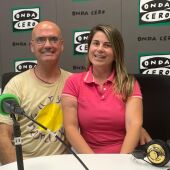 Ahinoa LLoret y su maestro de Yoga, Isidro