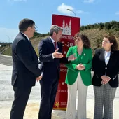 Santiago estrena el enlace orbital, un "hito" que "mejorará el día a día de vecinos y empresas" compostelanas Santiago estrena el enlace orbital, un "hito" que "mejorará el día a día de vecinos y empresas" compostelanas