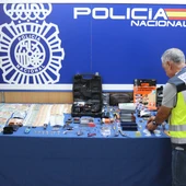 La Policía Nacional ha desarticulado un grupo dedicado a robos en domicilios con base inicial en Torrevieja La Policía Nacional ha desarticulado un grupo dedicado a robos en domicilios con base inicial en Torrevieja