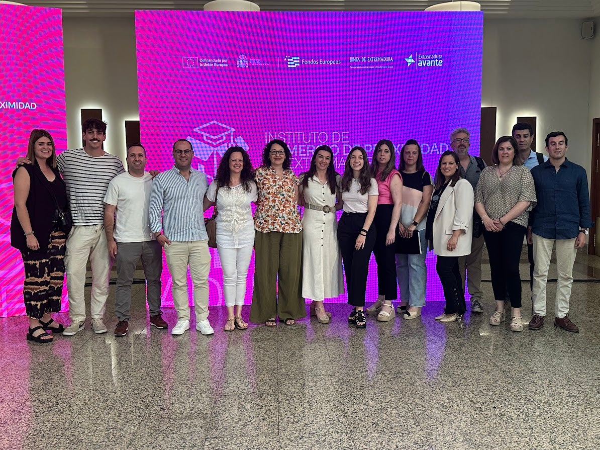 La Junta presenta el Instituto de Comercio de Proximidad de Extremadura con el objetivo de profesionalizar y especializar al sector La Junta presenta el Instituto de Comercio de Proximidad de Extremadura con el objetivo de profesionalizar y especializar al sector