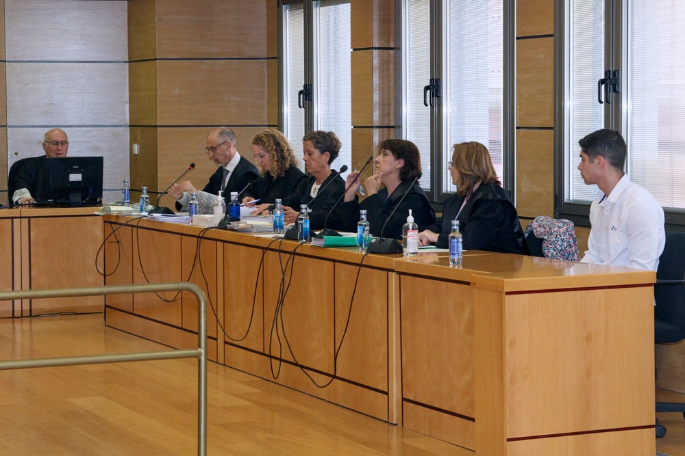 Acusado del accidente mortal de Argamasilla de Alba: "Me arrepiento cada día de mi vida, no quería matar a nadie" Acusado del accidente mortal de Argamasilla de Alba: "Me arrepiento cada día de mi vida, no quería matar a nadie"