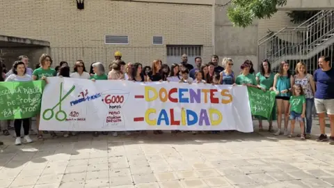 La amypa del Pirineos-Pyrénées se concentra para denunciar los recortes La amypa del Pirineos-Pyrénées se concentra para denunciar los recortes