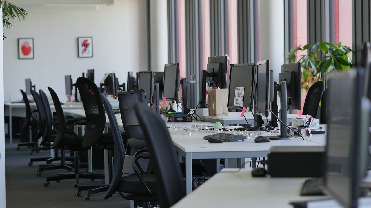 Las vacantes laborales crecen un 44% en España y restan más de 8.000 millones al PIB Las vacantes laborales crecen un 44% en España y restan más de 8.000 millones al PIB