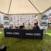 Emilio Hidalgo, José García de Mateos y Pablo Camacho durante el programa especial desde la 62 FERCAM Emilio Hidalgo, José García de Mateos y Pablo Camacho durante el programa especial desde la 62 FERCAM