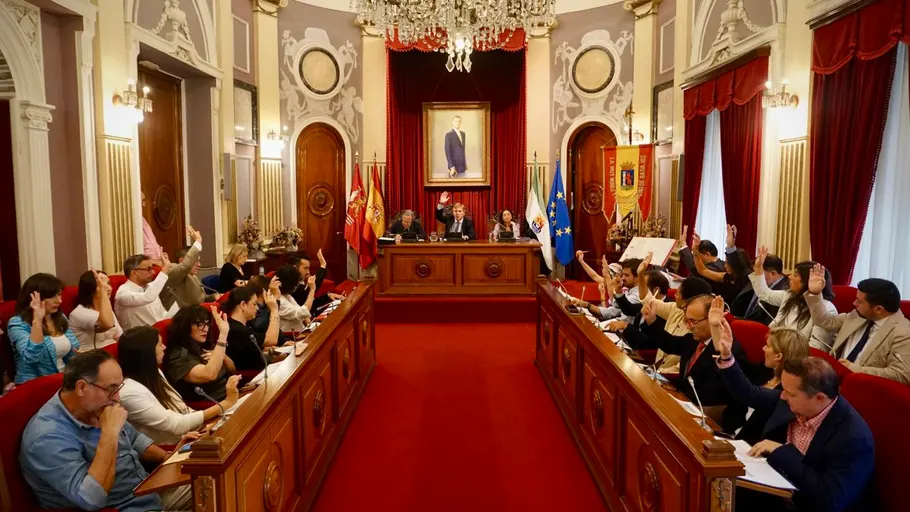 Badajoz aprueba la nueva ordenanza del agua con los votos del PP, la abstención de Vox y el rechazo del PSOE