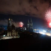La plaza del Obradoiro volverá a recuperar el protagonismo la noche del 24 de julio, víspera del Apóstol, aunque no se lancen desde allí los Fuegos La plaza del Obradoiro volverá a recuperar el protagonismo la noche del 24 de julio, víspera del Apóstol, aunque no se lancen desde allí los Fuegos