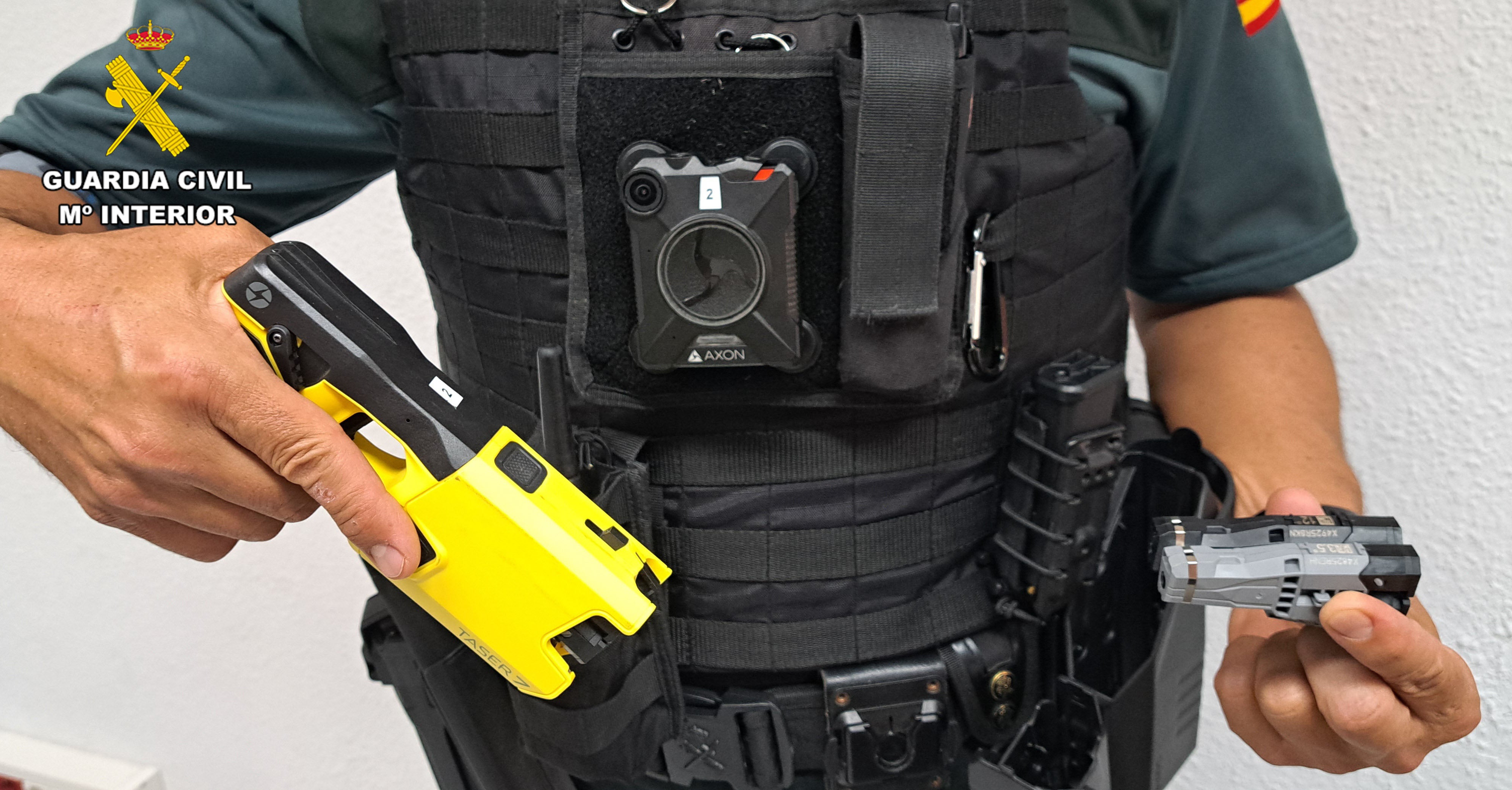 La Guardia Civil comienza a utilizar en Navarra pistolas eléctricas incapacitantes La Guardia Civil comienza a utilizar en Navarra pistolas eléctricas incapacitantes
