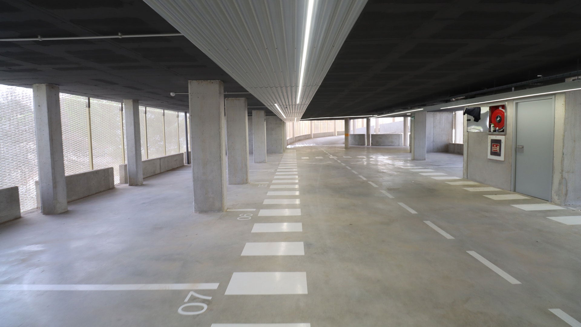 Benidorm abre el aparcamiento de Playa Poniente con 350 plazas Benidorm abre el aparcamiento de Playa Poniente con 350 plazas