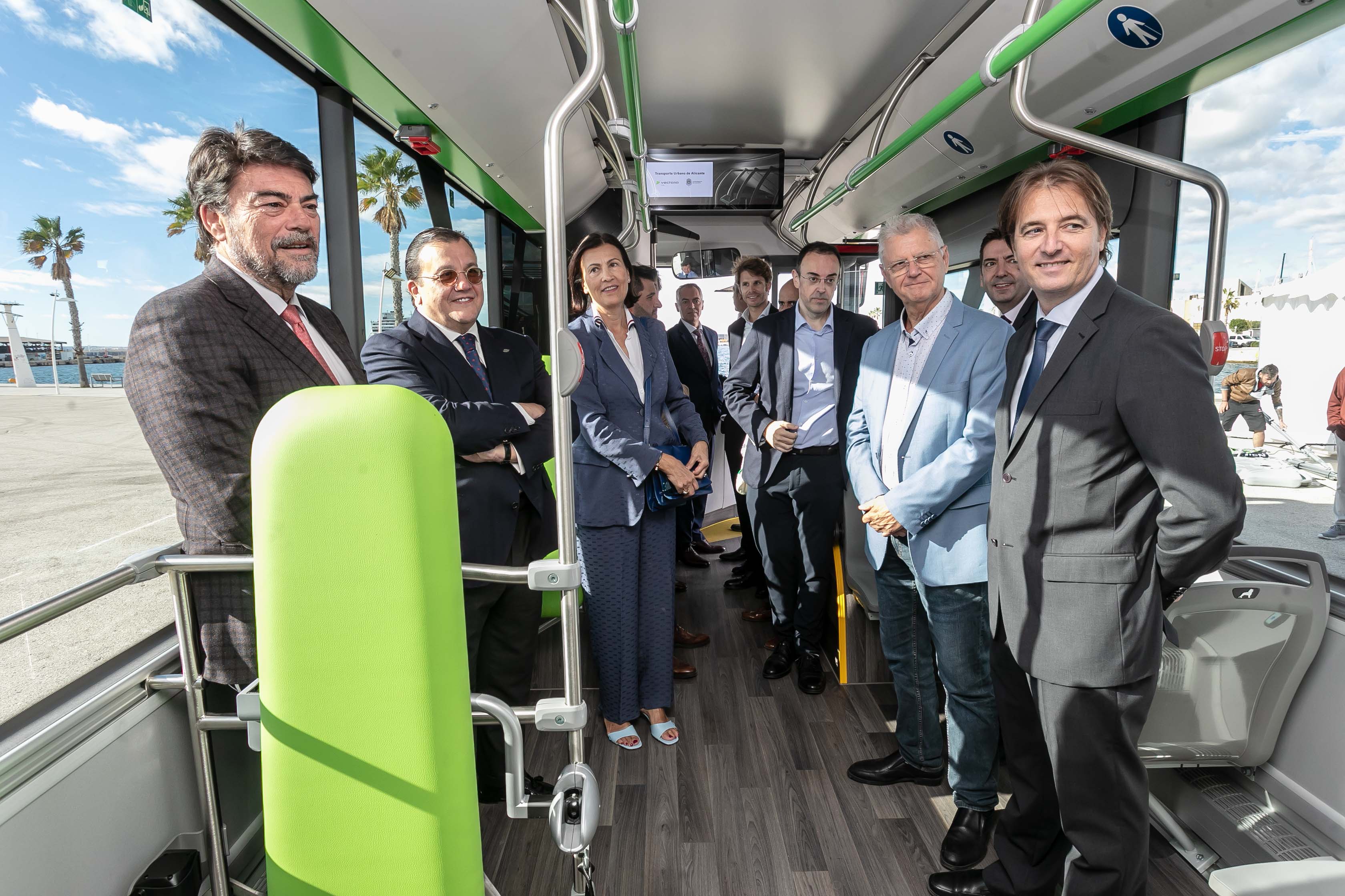 Los usuarios del bus en Alicante mejoran su valoración y el servicio roza ya el sobresaliente Los usuarios del bus en Alicante mejoran su valoración y el servicio roza ya el sobresaliente
