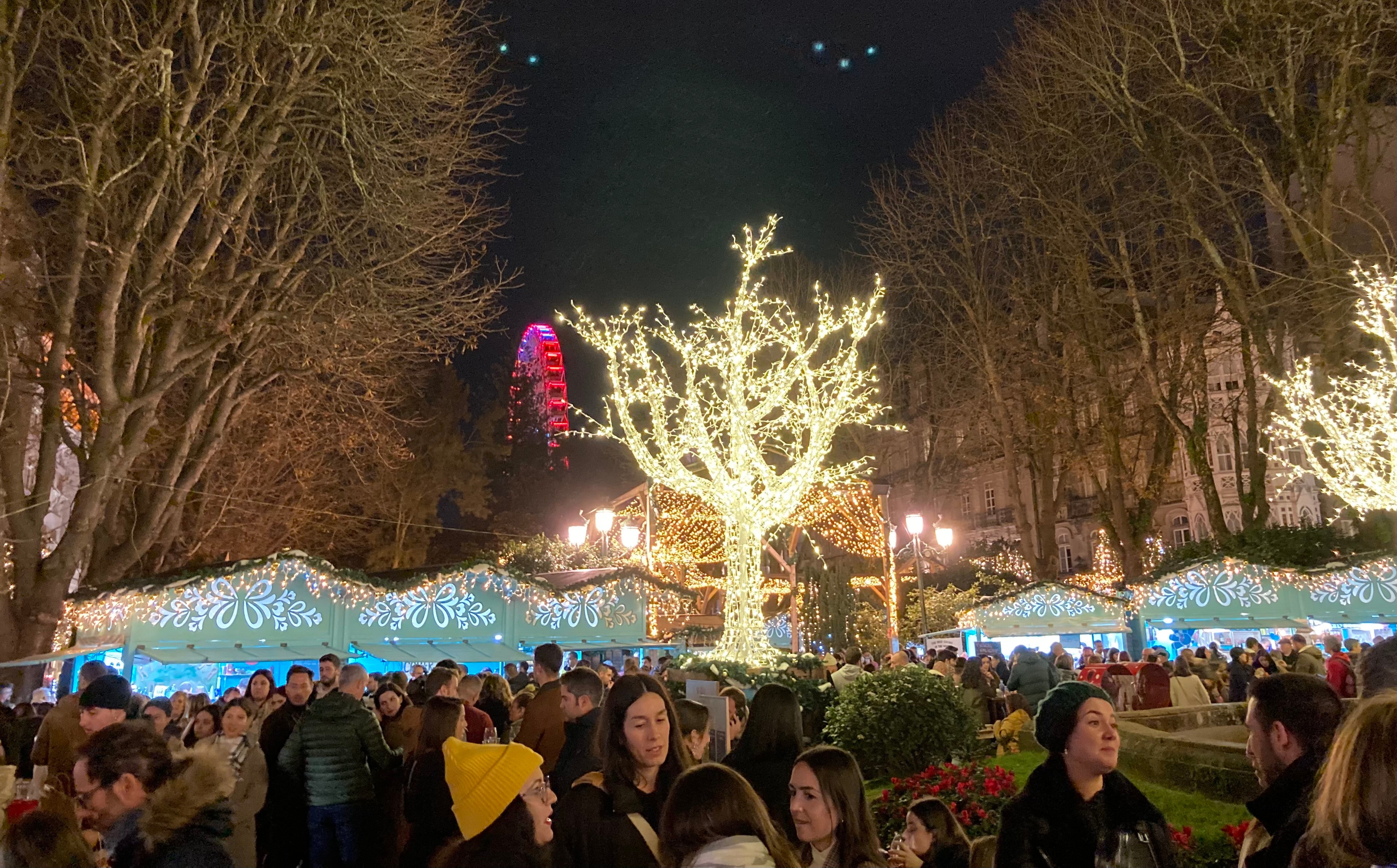 ¿Cambiarán de ubicación el mercadillo de la Plaza de Compostela y la noria de Navidad? ¿Cambiarán de ubicación el mercadillo de la Plaza de Compostela y la noria de Navidad?