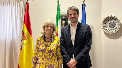 La Junta pide mayor implicación en las infraestructuras culturales de la región y el Ministro Urtasun recoge el guante La Junta pide mayor implicación en las infraestructuras culturales de la región y el Ministro Urtasun recoge el guante