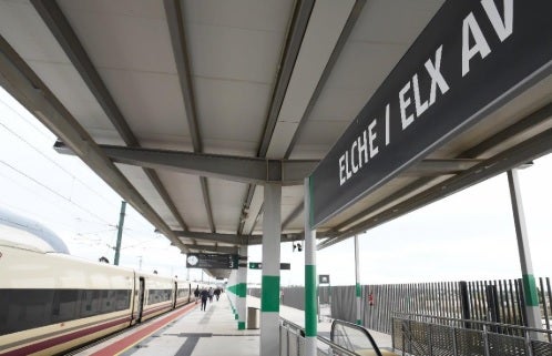 El Gobierno licita el proyecto básico para conectar la estación del AVE de Elche con la red de Cercanías de Renfe El Gobierno licita el proyecto básico para conectar la estación del AVE de Elche con la red de Cercanías de Renfe