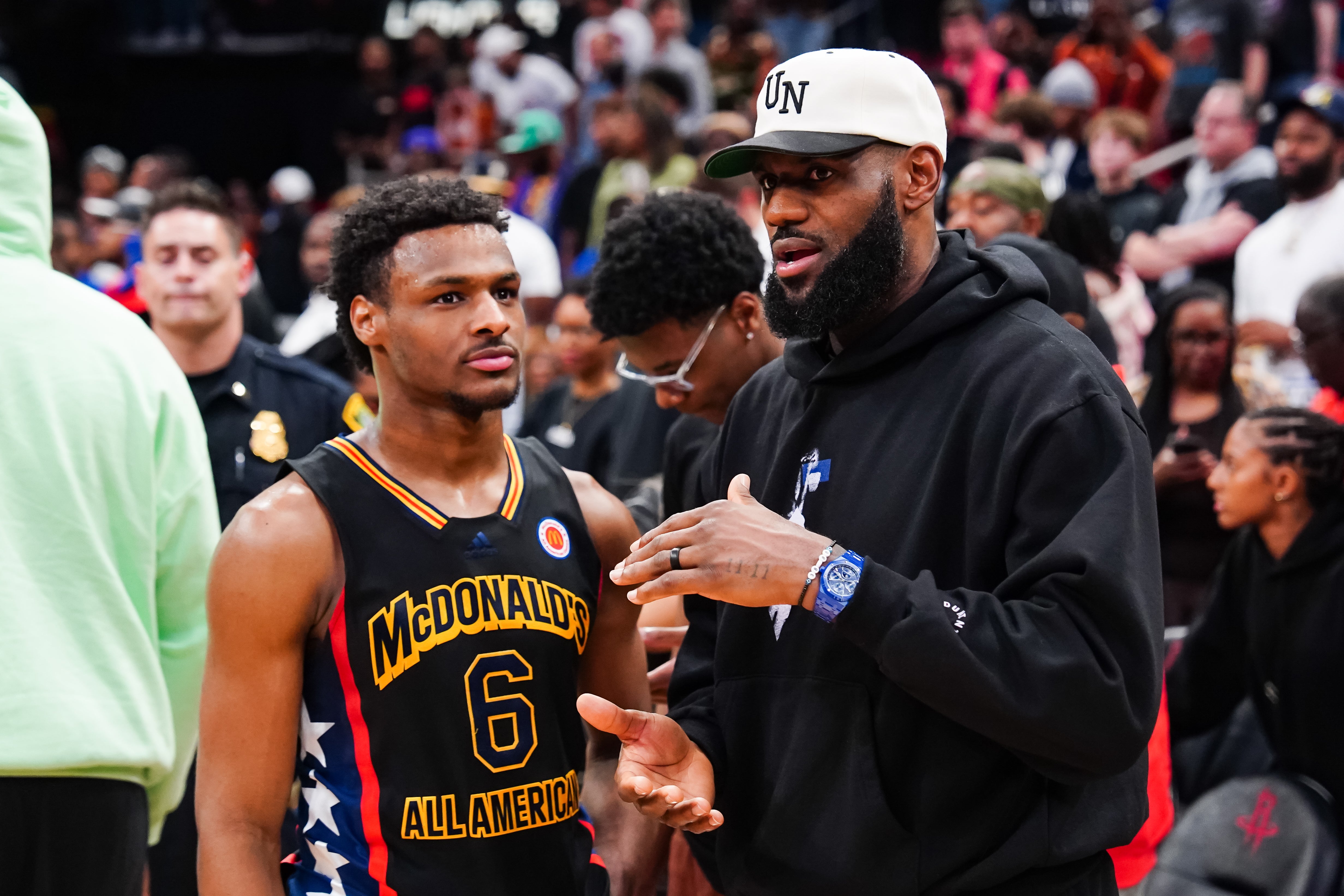 Lebron James jugará con su hijo en los Lakers Lebron James jugará con su hijo en los Lakers