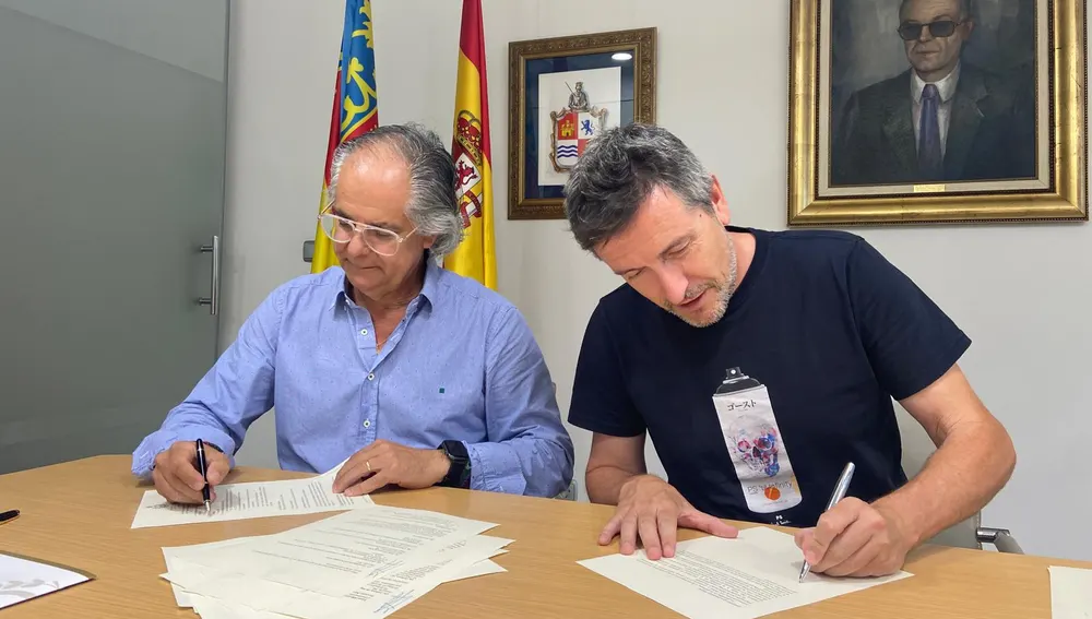 Firma del contrato de adjudicación de la rehabilitación de la Acequia Mayor del Pantano de Elche.