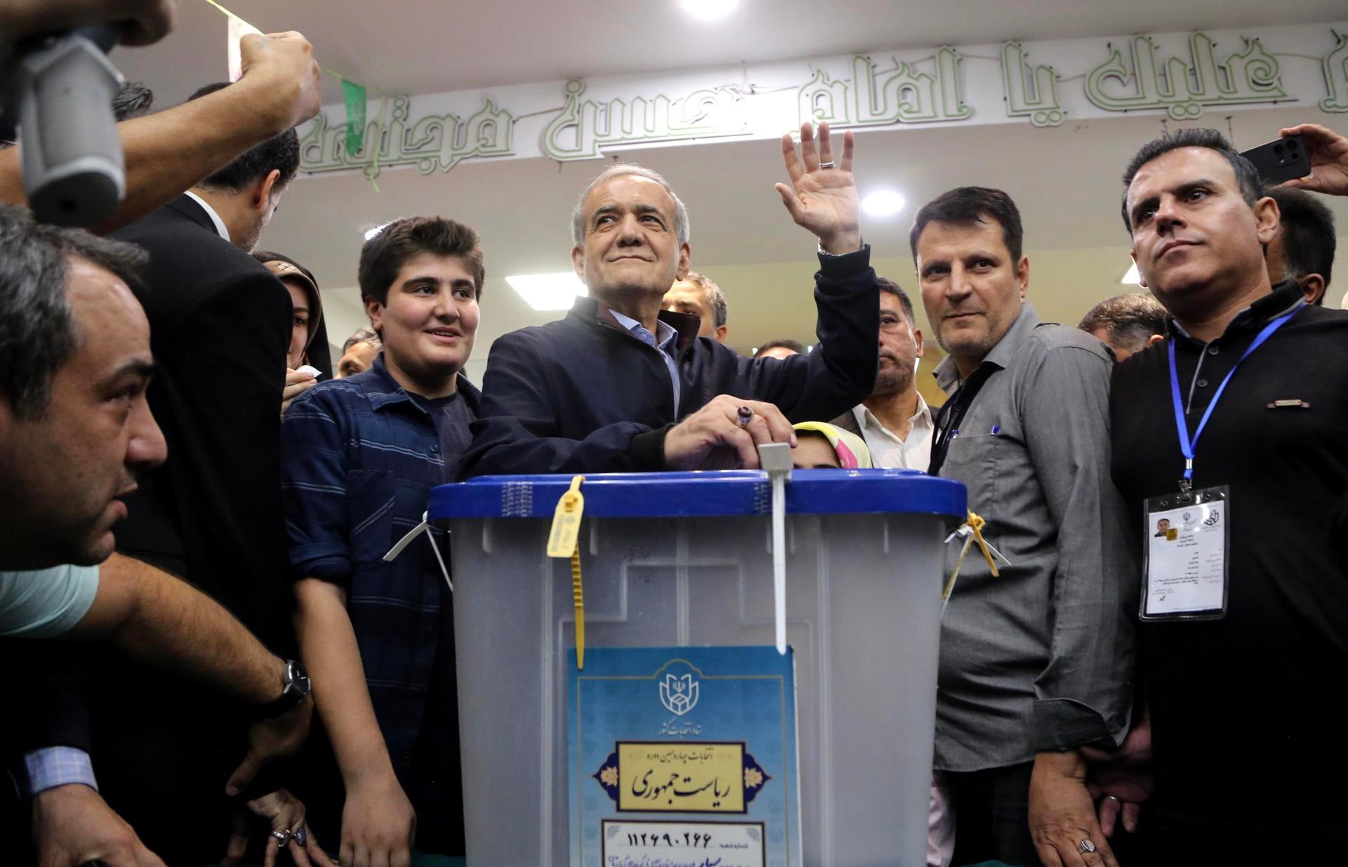 El conservador Jalili y el reformista Pezeskhian pasan a una segunda y definitiva vuelta de las presidenciales El conservador Jalili y el reformista Pezeskhian pasan a una segunda y definitiva vuelta de las presidenciales