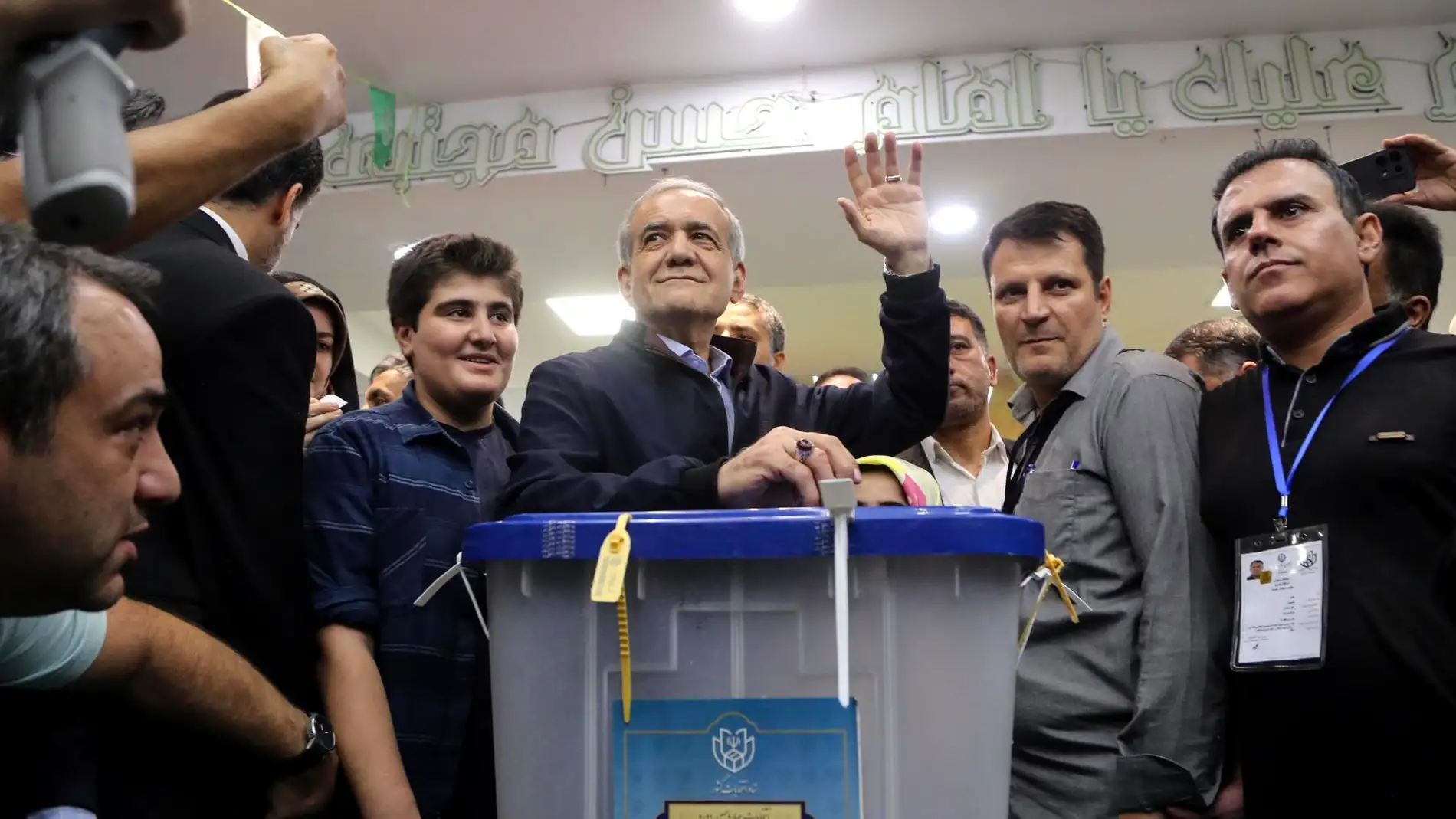 Los primeros resultados apuntan a una segunda vuelta de las elecciones en Irán
