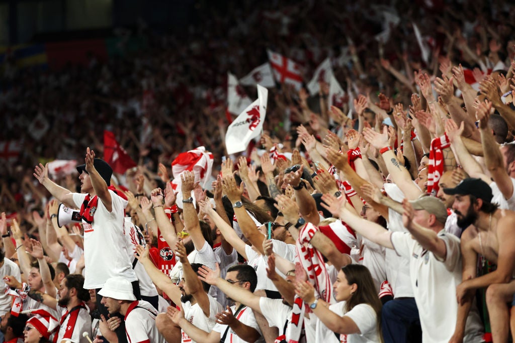 Kike López, futbolista español en Georgia: "Será difícil ver el partido con los georgianos porque son muy sentidos" Kike López, futbolista español en Georgia: "Será difícil ver el partido con los georgianos porque son muy sentidos"