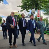 Julián Nieva (alcalde), José Manuel Caballero (vicepte.2º JCCM), Pablo Camacho y Cándido Sevilla (concejales)
