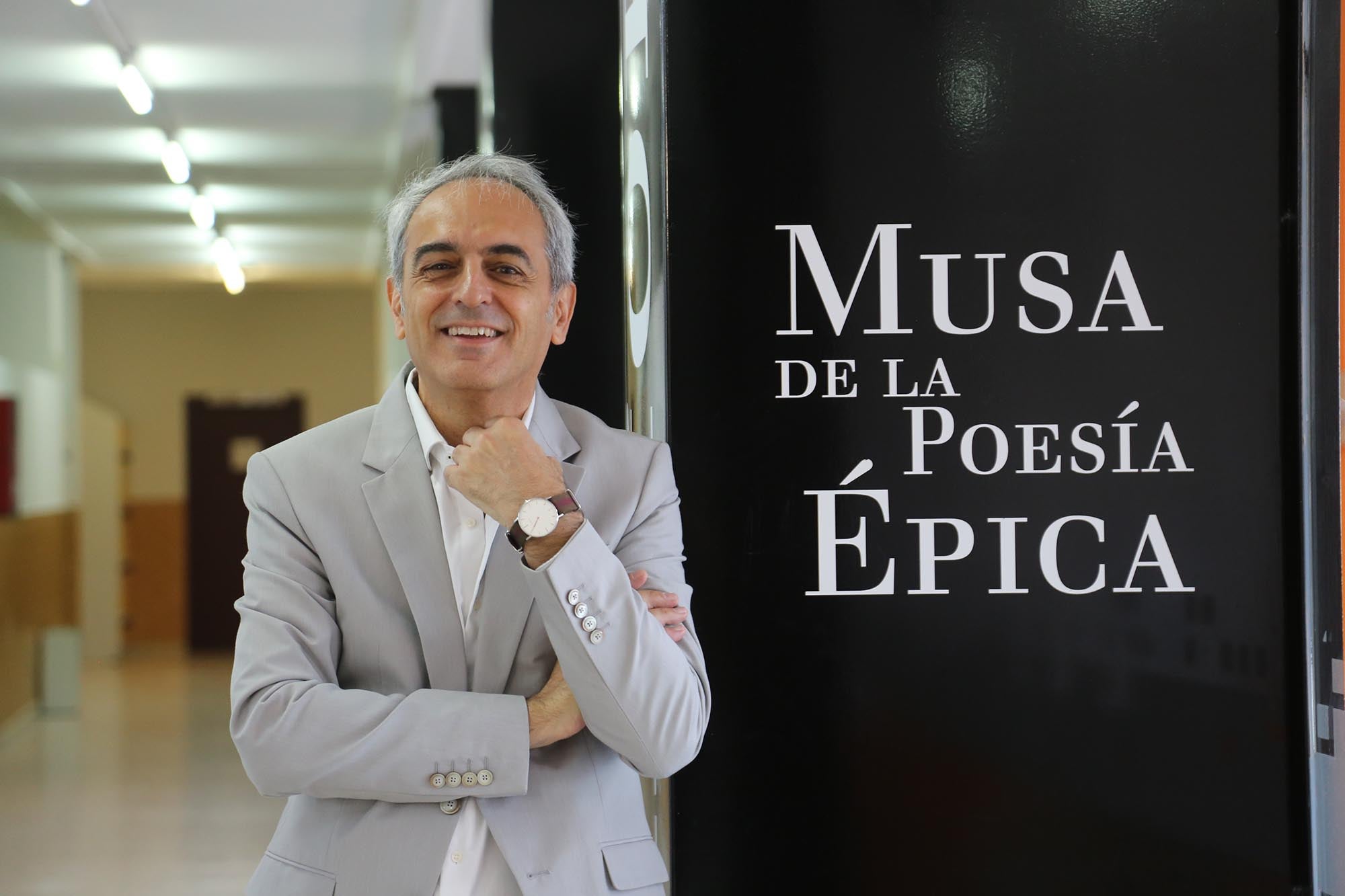 El maestro: "A los niños hay que tratarlos como adultos" El maestro: "A los niños hay que tratarlos como adultos"
