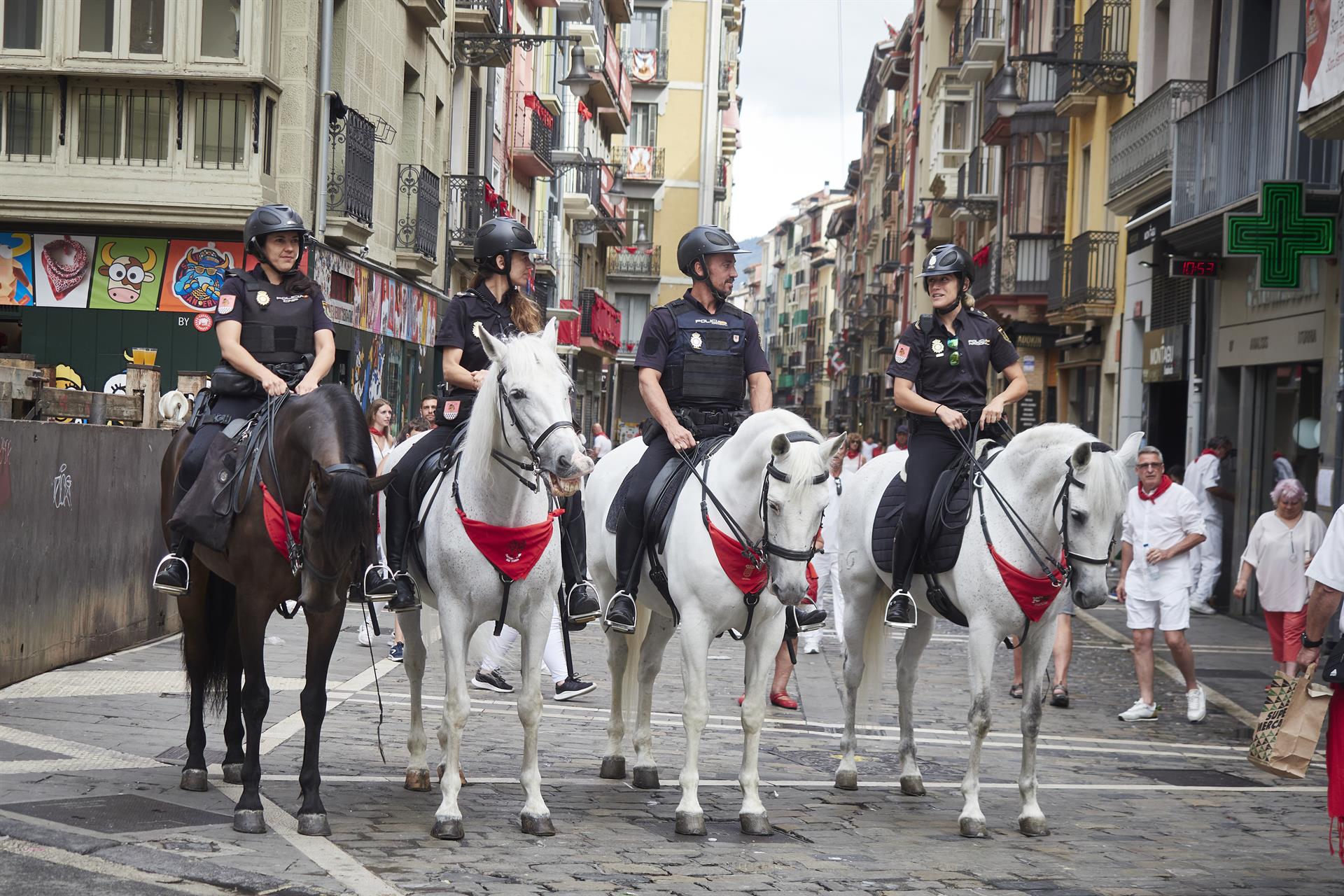Más de 2.600 agentes de policía velarán por la buena marcha de los Sanfermines Más de 2.600 agentes de policía velarán por la buena marcha de los Sanfermines
