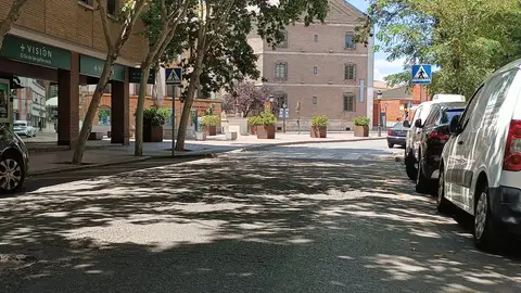 La concejalía de Obras de la ciudad complutense pone en marcha un plan urgente de mejora del asfaltado en las calles Varsovia y Teniente Ruiz Calle Teniente Ruiz de Alcalá de Henares