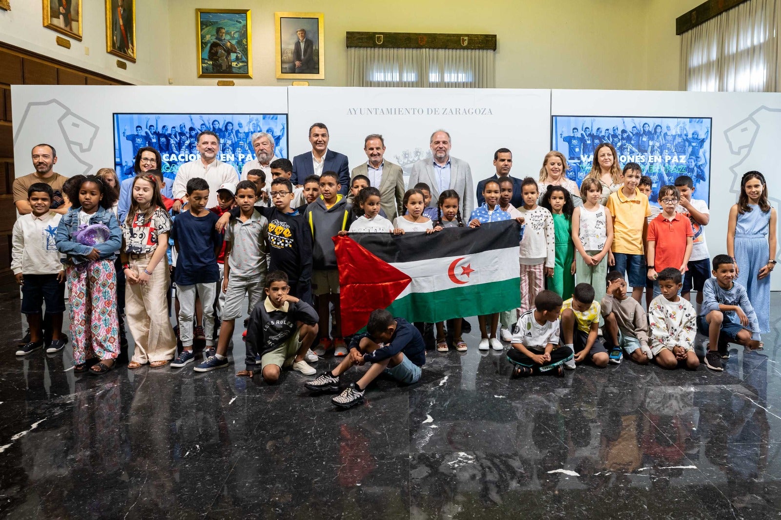 45 niños saharauis pasan el verano en Zaragoza 45 niños saharauis pasan el verano en Zaragoza