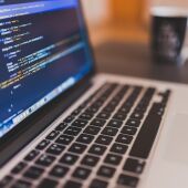 El sector tecnològic frena el seu creixement a Catalunya per la falta de talent