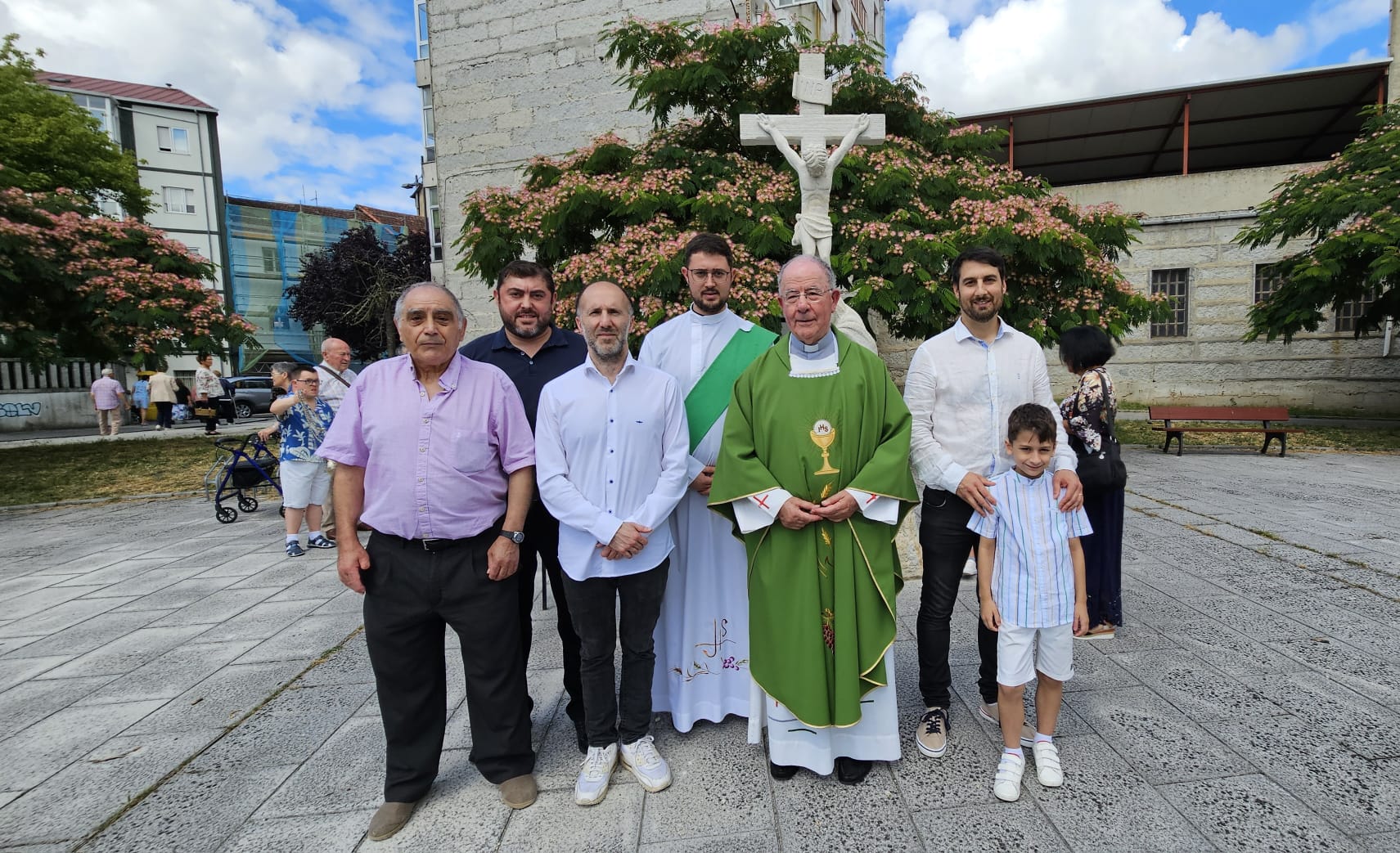 O Concello instala un cruceiro na parroquia de Santa Teresita O Concello instala un cruceiro na parroquia de Santa Teresita