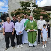 O Concello instala un cruceiro na parroquia de Santa Teresita O Concello instala un cruceiro na parroquia de Santa Teresita