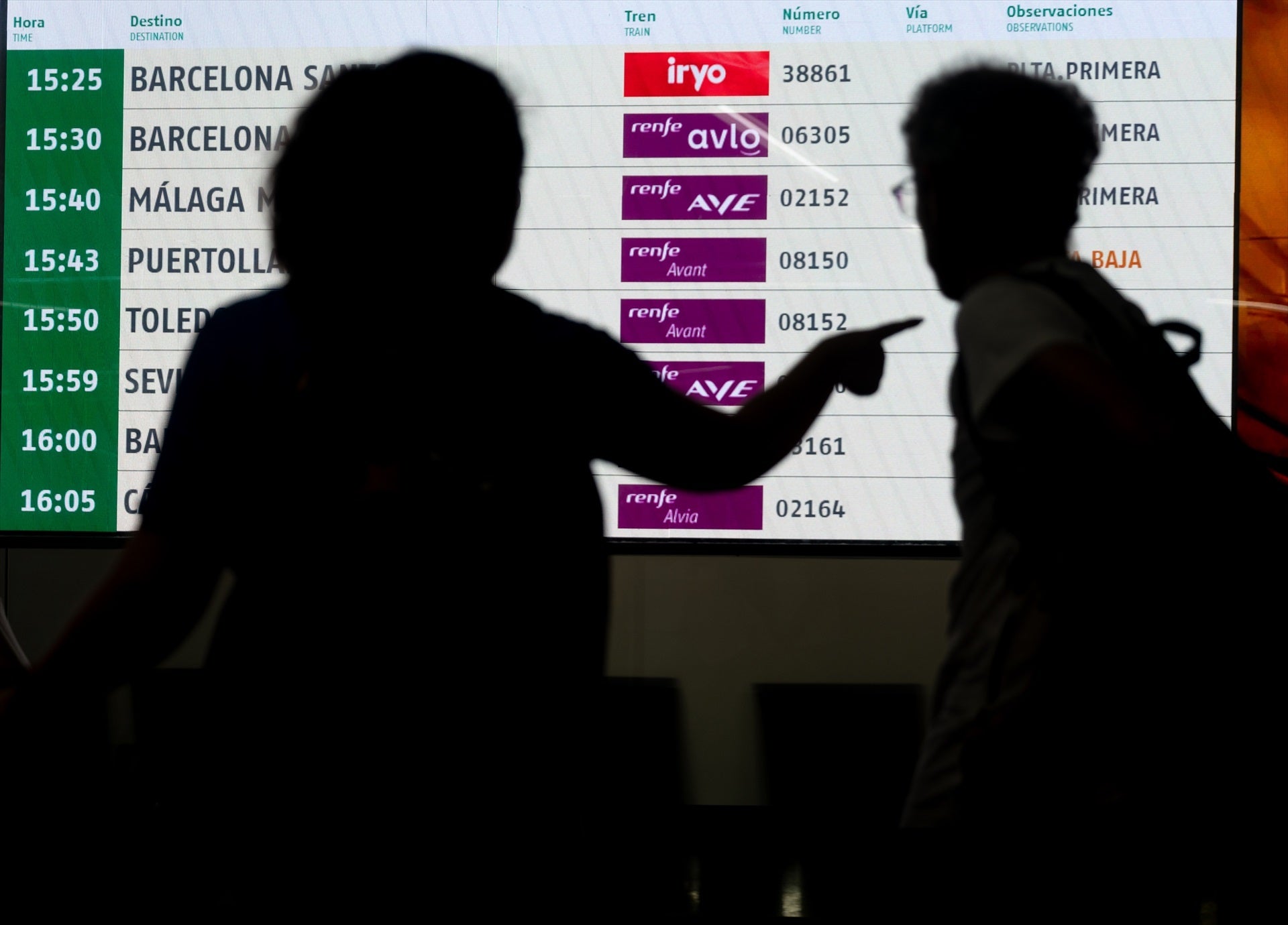 Renfe modifica las indemnizaciones por los retrasos de los trenes: pagará el 100% si tardan 90 minutos Renfe modifica las indemnizaciones por los retrasos de los trenes: pagará el 100% si tardan 90 minutos