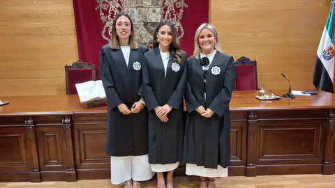 Tres juezas extremeñas juran como sustitutas para ejercer en la región Tres juezas extremeñas juran como sustitutas para ejercer en la región
