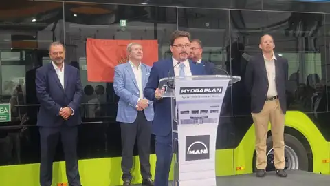 El consejero de Economía asegura que en Extremadura "hay mucho camino por recorrer" dentro del sector del vehículo eléctrico El consejero de Economía asegura que en Extremadura "hay mucho camino por recorrer" dentro del sector del vehículo eléctrico