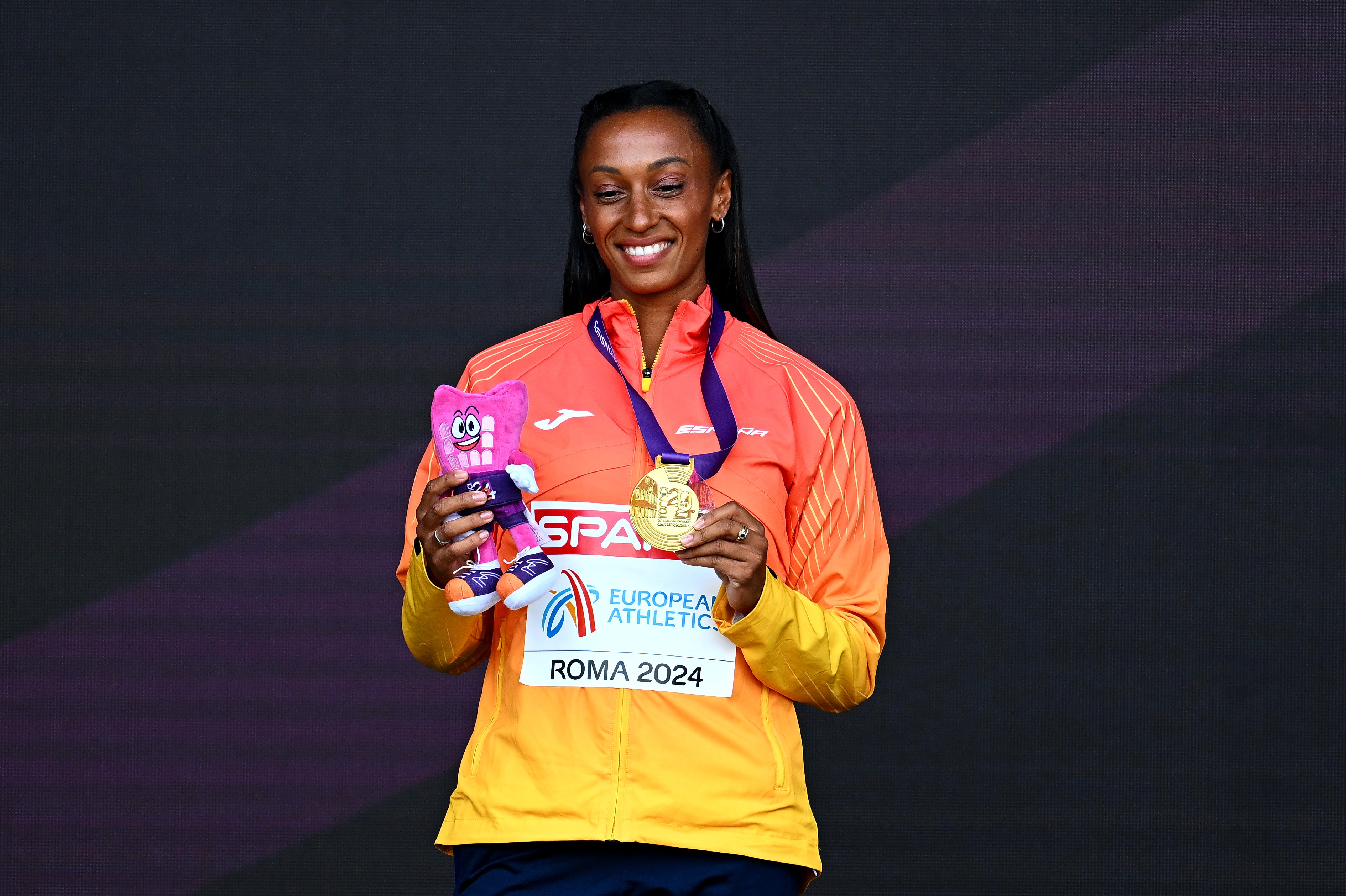 Ana Peleteiro: "Las personas a las que les gusta el atletismo ven en mí un referente" Ana Peleteiro: "Las personas a las que les gusta el atletismo ven en mí un referente"