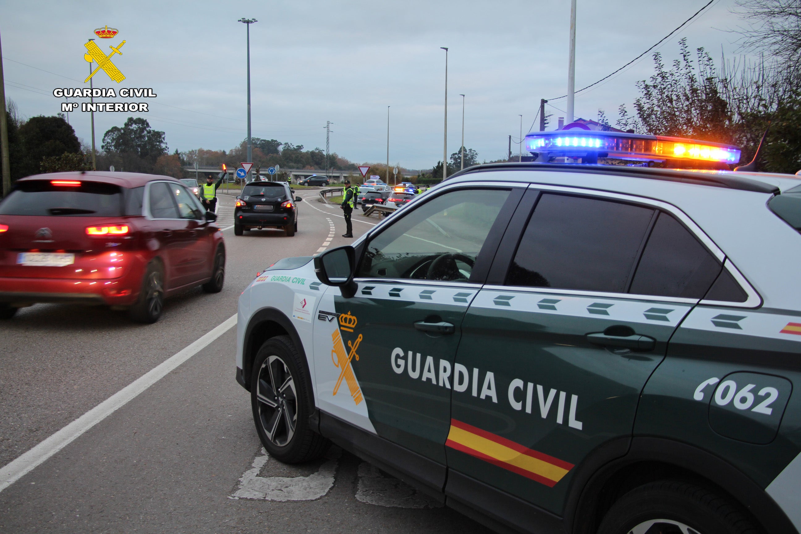 La Guardia Civil auxilia a una mujer vulnerable que transitaba de madrugada por la N-611 La Guardia Civil auxilia a una mujer vulnerable que transitaba de madrugada por la N-611