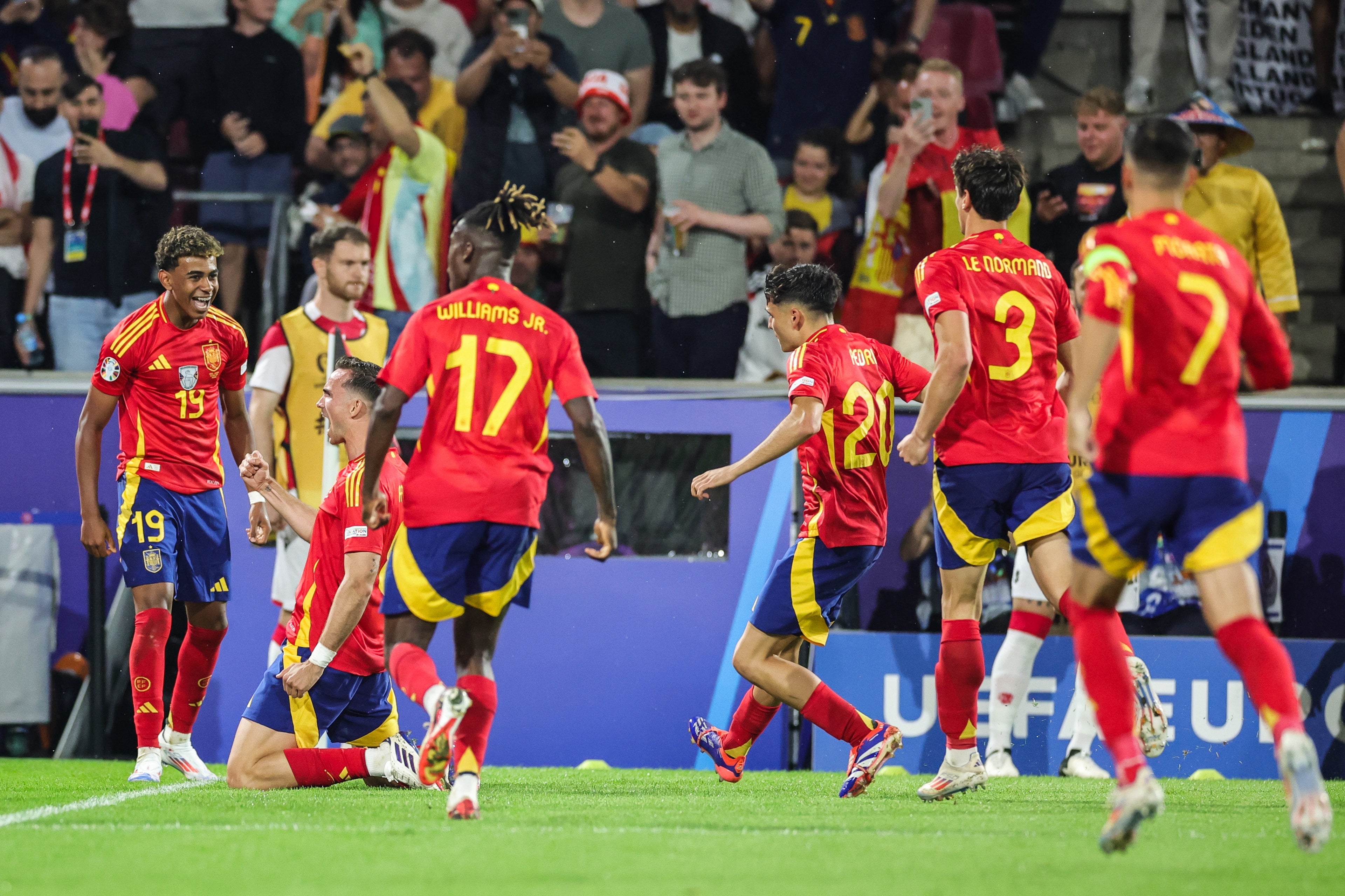 Los jugadores de la Selección española celebran un gol Los jugadores de la Selección española celebran un gol