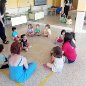 Niños en la escuela de verano. Niños en la escuela de verano.