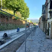 El gobierno compostelano señala que la "mejor manera y más rápida" es hacer las obras de la rúa do Pombal con el corte completo de la calle El gobierno compostelano señala que la "mejor manera y más rápida" es hacer las obras de la rúa do Pombal con el corte completo de la calle