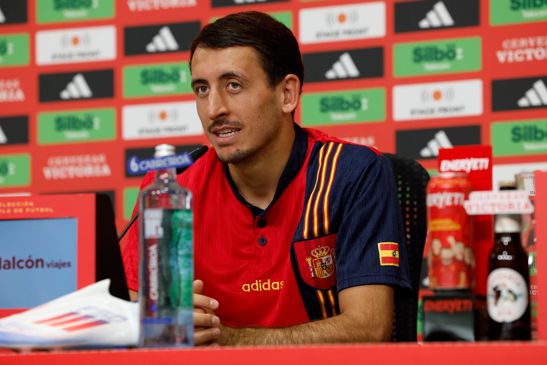 Mikel Oyarzabal: "Ahora dicen que somos la gran favorita y hace dos semanas nadie lo decía" Mikel Oyarzabal: "Ahora dicen que somos la gran favorita y hace dos semanas nadie lo decía"