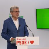 El portavoz adjunto de la Ejecutiva Regional del PSOE-A, Josele Aguilar, este martes en rueda de prensa.