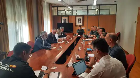 La Delegación del Gobierno y la Junta de Extremadura se reúnen para coordinar actuaciones ante los incendios forestales La Delegación del Gobierno y la Junta de Extremadura se reúnen para coordinar actuaciones ante los incendios forestales