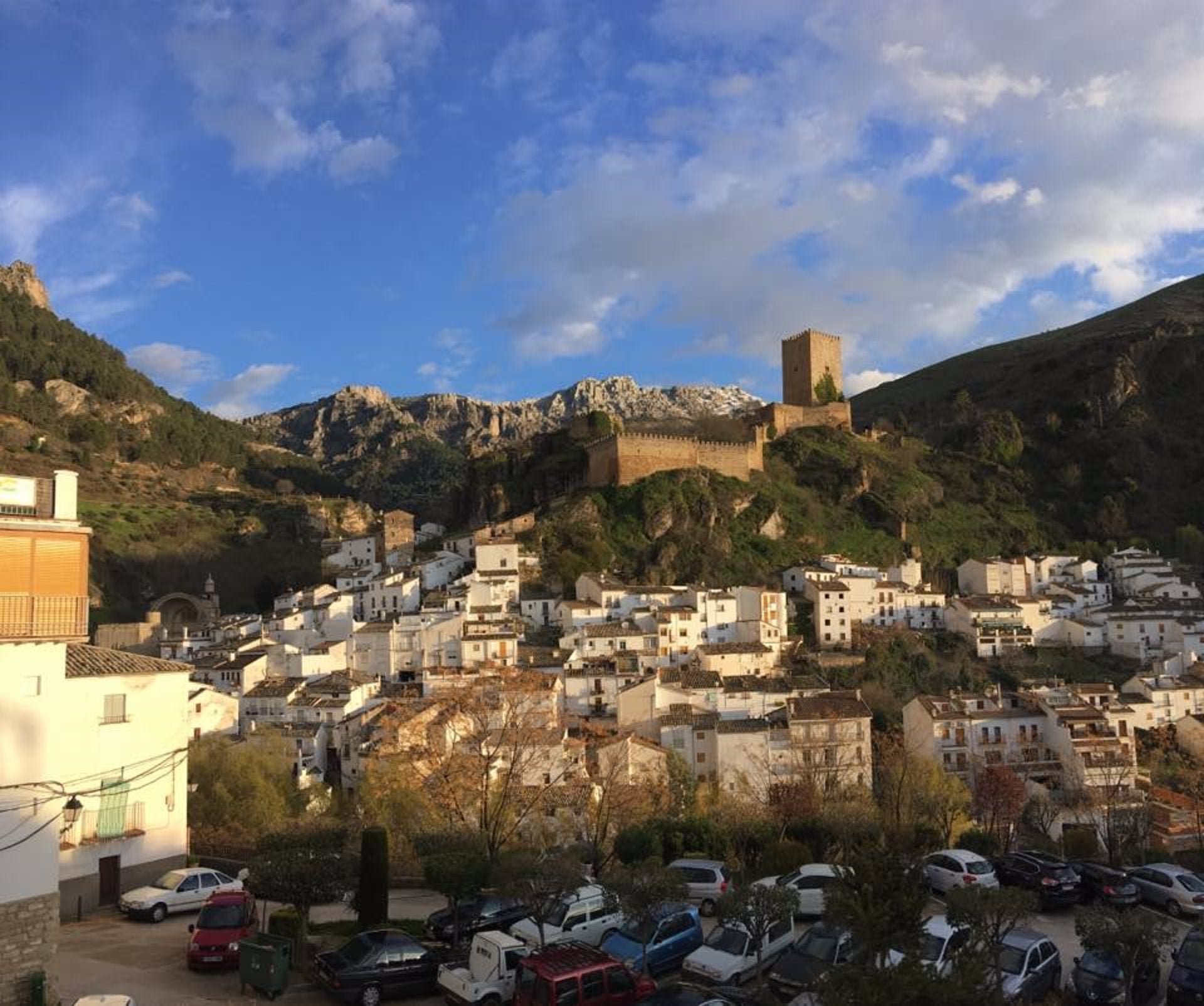 Hiere al jefe de la policía local de Cazorla y se atrinchera en su vivienda hasta ser detenido Hiere al jefe de la policía local de Cazorla y se atrinchera en su vivienda hasta ser detenido