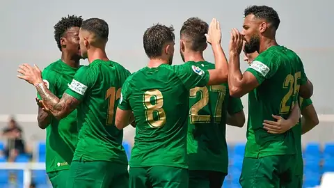 Los futbolistas del Elche celebran un gol durante la pasada pretemporada. Los futbolistas del Elche celebran un gol durante la pasada pretemporada.